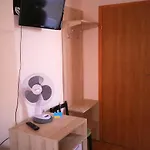 Goscinne U Agaty Homestay *